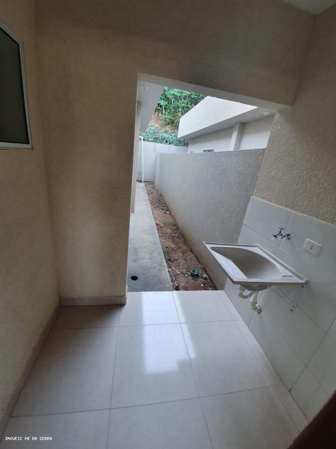 Casa à venda com 2 quartos, 150m² - Foto 2