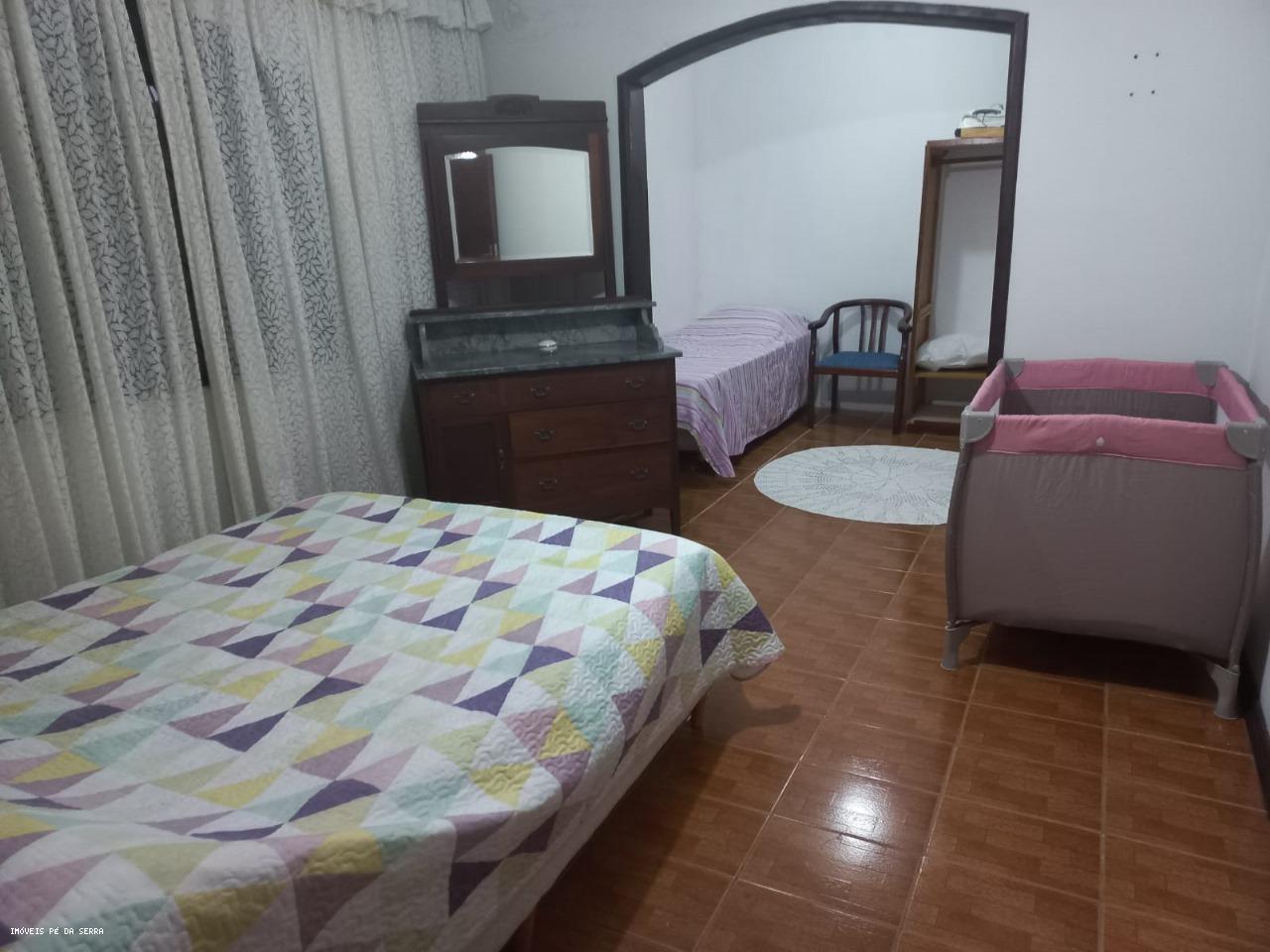 Casa à venda com 3 quartos, 600m² - Foto 1